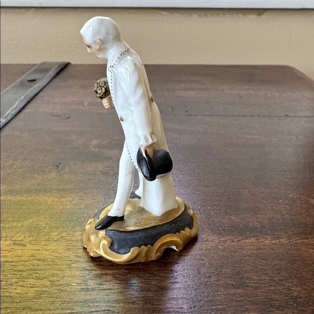 ROSENTHAL BOESS MASCULINE Victorian GENTLEMAN Male Antique Porcelain FIGURINE - Picture 4 of 6